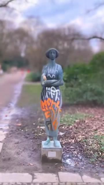 Reimagining Jörn Pfab's Große Stehende (1957/58, Bronze) at
